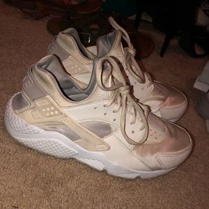 Womens Highlighted Huaraches - Size 9.5